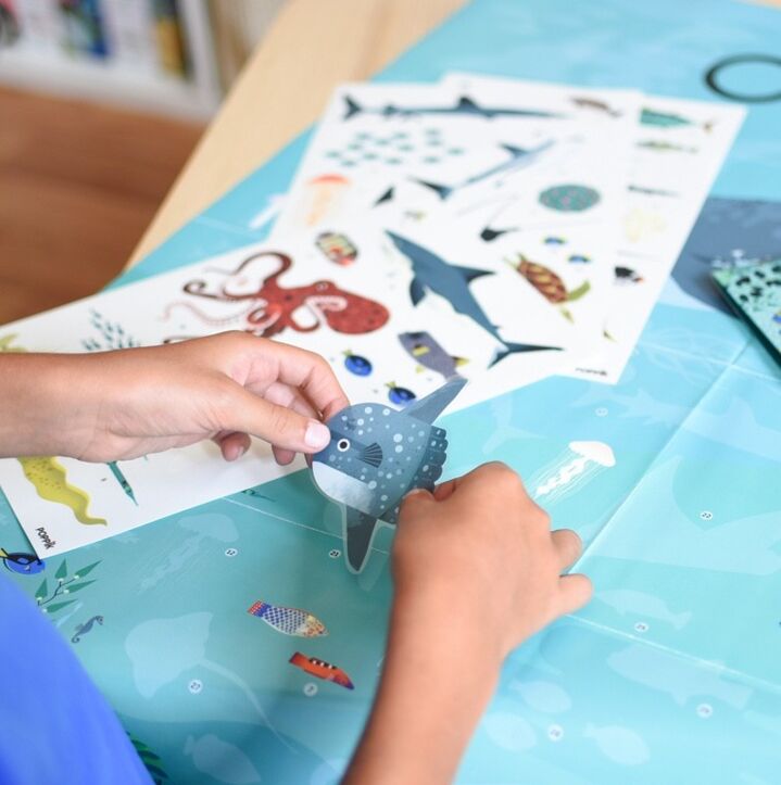 Poppik - Poster en stickers océans 6 ans et +